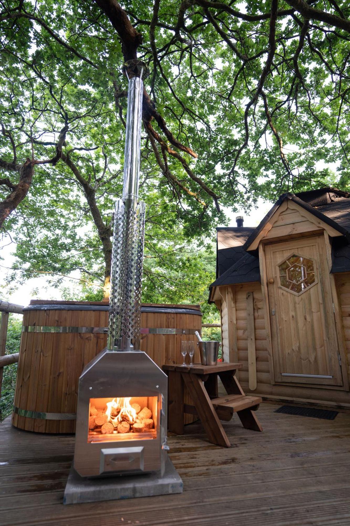 Chestnut Tree House With Hot Tub & Sauna Бармут Екстер'єр фото